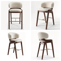 Tabouret de bar en bois massif de frêne courbé, style mid-century modern |   Siège et dossier en tissu bouclé crème Teddy |   Repose-pieds en laiton |   Bar à domicile Hôtel