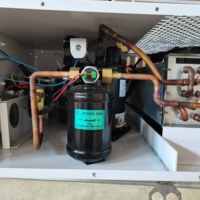 DEFU DC-aangedreven 12V/24V universele koelunit voor vrachtwagen/bus, vrieskast met rotorcompressor, 0-20 koelcapaciteit