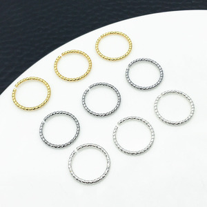Colgante de anillo retorcido calado, chapado en latón, oro, oro blanco, plata gruesa, accesorios de joyería DIY, forma redonda para creaciones creativas - Product Image 1