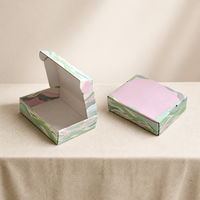 Boîte d'expédition pliable en carton ondulé durable avec pelliculage mat et gaufrage, personnalisable avec logo de marque, pour vêtements, bijoux et vente par correspondance