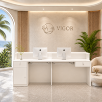 Bureau d'accueil de style minimaliste moderne, blanc crème, avec logo lumineux, adapté aux clubs de beauté médicale, aux salons, personnalisable