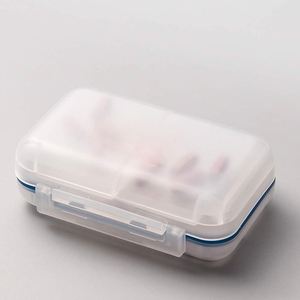 Estuche de Plástico Portátil y Práctico con 6 Compartimentos, Pastillero de Viaje - Product Image 1