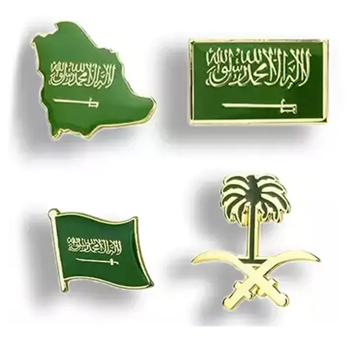 Esmalte Duro Personalizado bandera saudí alas pin LOGO 2D bandera metal saudita Día Nacional insignia