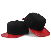 Casquette surdimensionnée à motif à carreaux en sergé noir et rouge - Chapeau de mode unisexe élégant avec sangle réglable, design luxueux pour un usage quotidien