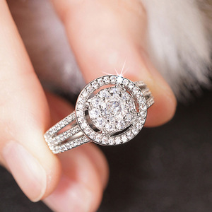 Anello con Zirconi Scintillanti da Donna, Elegante Gioiello da Dito per Feste e Occasioni Speciali - Product Image 2
