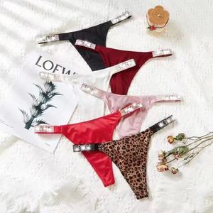 Nouvelle Tendance Culottes Femme Lingerie Sexy String Diamant Respirant <span class=keywords><strong>Strass</strong></span> G-string Lettres Brillantes 2026 - Product Image 5