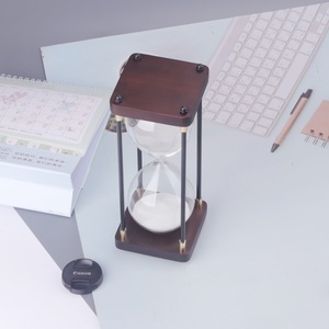 Reloj de Arena de Metal con Base de Madera y Logotipo Personalizado OEM para Regalo Promocional y Decoración de Escritorio - Product Image 2