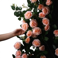 Vente en gros de roses artificielles en soie royale suspendues, 160-180 cm, décoration murale pour Halloween, maison et jardin