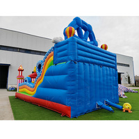 Château gonflable géant sur le thème du cirque de carnaval, style grande roue, avec toboggan pour événements