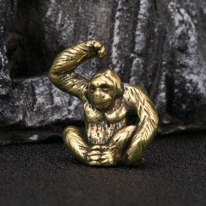 1 pièce, nouvelle décoration <span class=keywords><strong>de</strong></span> bureau artisanale en laiton, motif gorille, en cuivre antique - Product Image 3