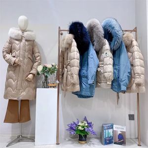 Stock di Abbigliamento Donna Scontato Senza Etichetta Giaccone Piumino Usato di Media Lunghezza con Collo di Pelliccia per Liquidazione Invernale - Product Image 3