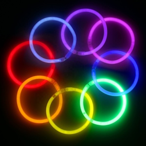 Multi-Festival braccialetti bagliore 8 colori intensi Mix Glow Stick Pack per concerti/capodanno prezzo di fabbrica - Product Image 1