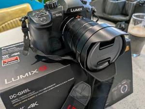 Cámara Digital Profesional HFT Lumix <span class=keywords><strong>GH5</strong></span> con Lente Leica DG 12-60mm, CMOS DSLR, Sin Espejo, Formato 4/3, Video 4K UHD, Venta al por Mayor - Product Image 2