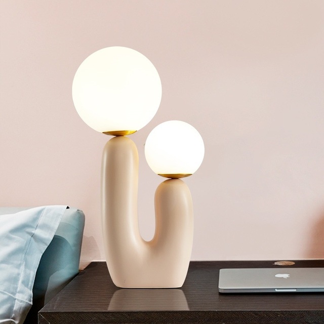 Hot Sale Resin Table Lighting Modern Plexiglass Table Lamps Personalized Cactus Flower Design