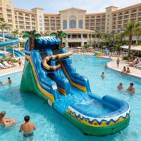 Toboggan aquatique gonflable en PVC sur le thème du crocodile tropical, respectueux de l'environnement, équipement de jeu d'aventure pour enfants, aventure en forêt, usage commercial