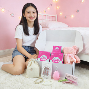 Kit de produits tout-en-un pour la gestion des règles : Pochette à serviettes hygiéniques économique pour filles, coffret cadeau pour femmes - Product Image 1