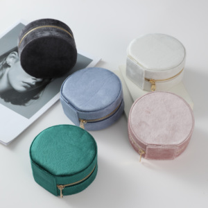 Boîte à bijoux de voyage ronde en velours de luxe avec logo personnalisé, fermeture éclair moderne, grande capacité, de haute qualité, pour ranger les colliers, cadeau - Product Image 1