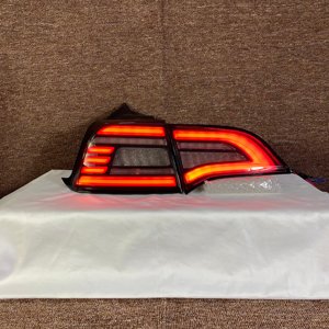Accessori Auto <span class=keywords><strong>J</strong></span> ONE, Luci Posteriori per TESLA Model3/<span class=keywords><strong>Y</strong></span> 2019-2024, Fari Posteriori per Tesla Model <span class=keywords><strong>Y</strong></span> - Product Image 1