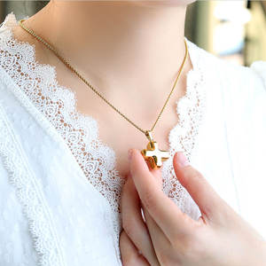 Colgantes y dijes de moda de acero inoxidable 316L chapados en oro PVD de 14K y 18K personalizados para hacer pulseras y dijes de cruz para la creación de joyas. - Product Image 3