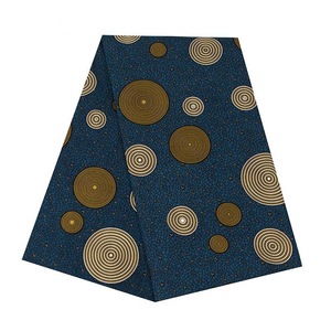 Tela Africana con Estampado de Cera Batik, 100% Poliéster, Peso Medio, Tejido Resistente a la Abrasión y Antibacteriano para Cortinas, Vestidos y Prendas - Product Image 1