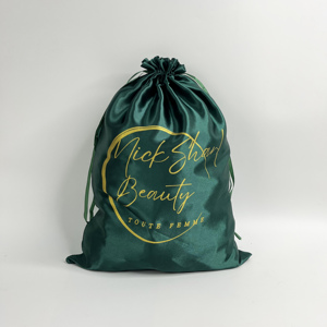 Sacs en satin personnalisés avec logo de marque réutilisables pour emballages capillaires, rubans en satin, sacs à cordon en soie pour cosmétiques verts - Product Image 3