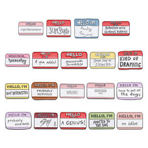 Pin de Metal Divertido con la Frase 'Hola, Soy un Rayo de Sol' y 'Hola, Mi Nombre es Crap Bag' - Product Image 5