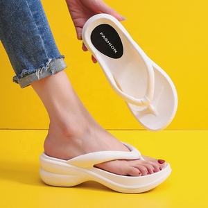 Chanclas antideslizantes transpirables de moda para exteriores de alta calidad a buen <span class=keywords><strong>precio</strong></span> para el verano - Product Image 1