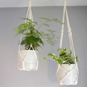 Colgador de Macramé Hecho a Mano para Plantas, Forma Geométrica, Estilo Bohemio, Decoración de Interiores, para Sala de Estar, Colgador de Cuerda Blanca Tejida - Product Image 1