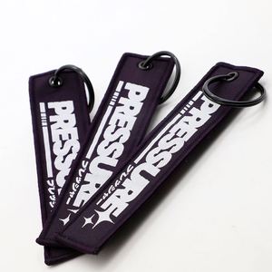 Porte-clés personnalisé avec logo et slogan imprimés pour événements culturels jeunesse et cadeaux pour la communauté des styles de vie alternatifs – Jet Tags - Product Image 4