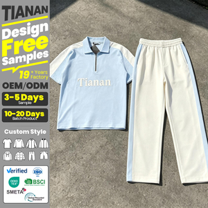 Conjunto de Pantalones y Sudadera Deportiva de Dos Piezas para <span class=keywords><strong>Hombre</strong></span>, Estilo Urbano, Cuello Alto con Cierre de Cremallera, Logotipo Bordado en Chenilla, Texturizado - Product Image 1