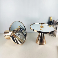 Support à gâteau de luxe de style européen en métal martelé doré et verre avec plateau miroir, haute qualité, pour la décoration de table de dessert de mariage ou de fête