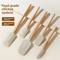 Spatule souple en silicone de qualité alimentaire avec manche en hêtre bicolore, résistante aux hautes températures, pour la pâtisserie et la crème, outil à gâteau