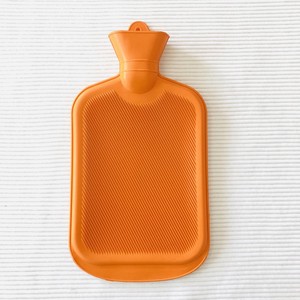 Bouteille coussin chauffant bouteille d'eau chaude avec couvercle eau chaude sac portable eau chaude sac long chaud avec housse en peluche - Product Image 1