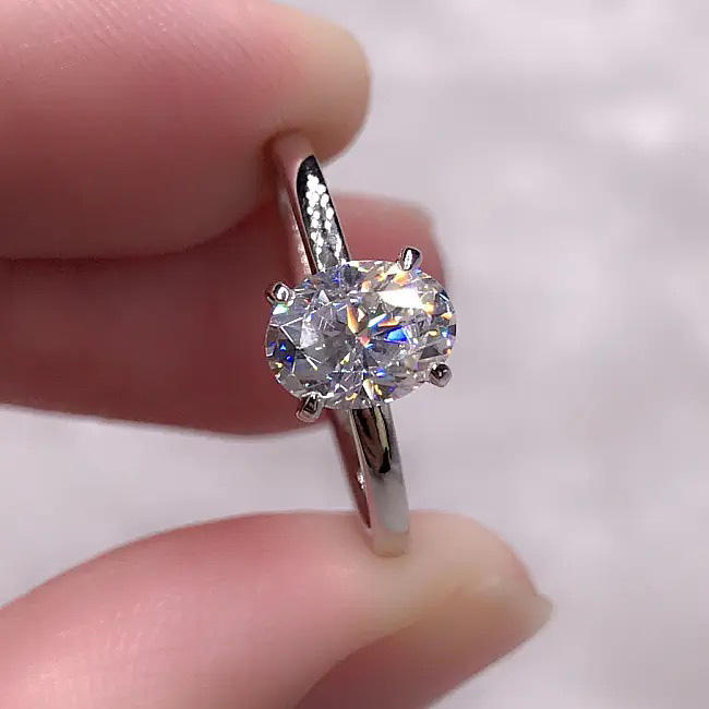 10K สีขาว-2CT รูปไข่