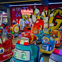 Machine d'amusement de voiture de police de dessin animé pour enfants manèges à pièces en fibre de verre écran LCD HD de 15 pouces pour enfants à bascule électrique anglais