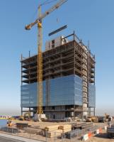 Bâtiment moderne à plusieurs étages en structure acier, haute résistance, durable, élégant, avec cadre métallique, conforme aux normes GB ASTM