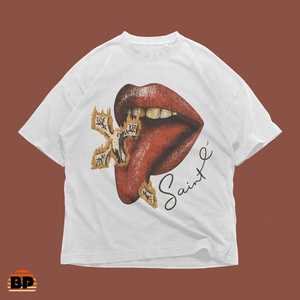 Camiseta Oversize con Gráfico de Labios Cruzados Saint Lips, Estilo Gótico, Años 90, Y2K, Streetwear, Camiseta Estética Rebel Lips Bite para Mujer - Product Image 1