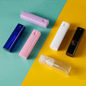 Botella de Spray Cuadrada Portátil de 10 ml para Perfume y Repelente de Mosquitos, Tamaño de Viaje con Cabezal de Spray en Colores Rosa, Azul y Transparente - Product Image 2