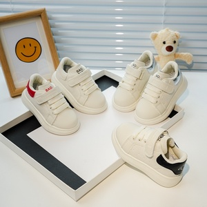 Chaussures Blanches <span class=keywords><strong>pour</strong></span> Tout-Petits Printemps Automne Vente en Gros Semelle Souple Fermeture Velcro Motif Dessin Animé Enfants 6 Ans Nouveauté Tout-Assorti - Product Image 2