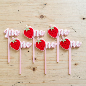 Banner per <span class=keywords><strong>Torta</strong></span> in Acrilico a Doppio Strato con Fragole per il Primo Compleanno di una <span class=keywords><strong>Bambina</strong></span>, Decorazione per <span class=keywords><strong>Torta</strong></span> - Product Image 1