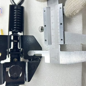 Pièces d'excavatrice E320B E320C : Verrou de couvercle moteur 1R9958, ensemble de verrouillage 1R-9958 de haute qualité - Product Image 6