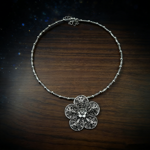 Collar de Plata Miao con Flor de Filigrana, Cadena Étnica <span class=keywords><strong>Hmong</strong></span> con Cuentas Delicadas, Colgante Floral Vintage Hecho a Mano, Regalo de Flor Calada - Product Image 5