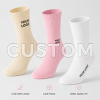 Chaussettes de sport réutilisables tendance, logo de marque OEM, motif artistique personnalisé, plusieurs tailles pour la course à pied, la marche, le tennis, le basketball, le sport quotidien