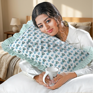Juego de Fundas de Almohada Lumbar Ridhi 12x20 en Azul Aqua con Volantes, Estampado Floral a Mano, Algodón, Personalizable, Lavable a Máquina, Cierre con Cremallera - Product Image 3