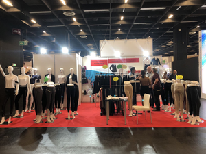 เสื้อแจ็คเก็ตขี่ม้าแบบสั่งทำยอดนิยมสำหรับผู้หญิงและผู้ชาย สำหรับการขี่ม้า ปรับแต่งได้ - Product Image 4