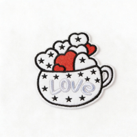 Badges brodés en dentelle non tissée personnalisés tendance, logo de marque, patchs thermocollants pour accessoires en denim