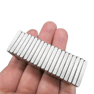 Imanes cuadrados de bloque de neodimio de grado <span class=keywords><strong>N</strong></span>/H/<span class=keywords><strong>SH</strong></span>/UH/EN de alta calidad Imanes industriales - Product Image 5