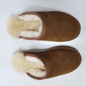 Chaussons <span class=keywords><strong>en</strong></span> laine mérinos et <span class=keywords><strong>peau</strong></span> de mouton avec logo personnalisé, <span class=keywords><strong>en</strong></span> cuir sué<span class=keywords><strong>d</strong></span>é véritable, chauds pour l'hiver, mules respirantes <span class=keywords><strong>en</strong></span> fourrure <span class=keywords><strong>d</strong></span>'<span class=keywords><strong>agneau</strong></span> - Product Image 4