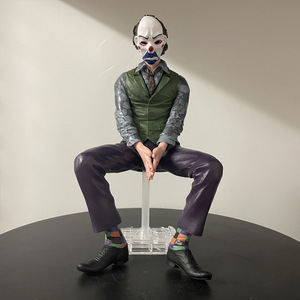 Modèle en PVC fait à la main de Heath Ledger en costume de clown de Suicide Squad, en position assise, pour ornement de voiture pour garçons - Product Image 3