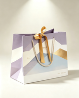 Sac cadeau personnalisé de luxe en papier mat, matériaux recyclés, fermeture magnétique, poignée en corde de coton, nœud en ruban de satin, vente en gros sur mesure